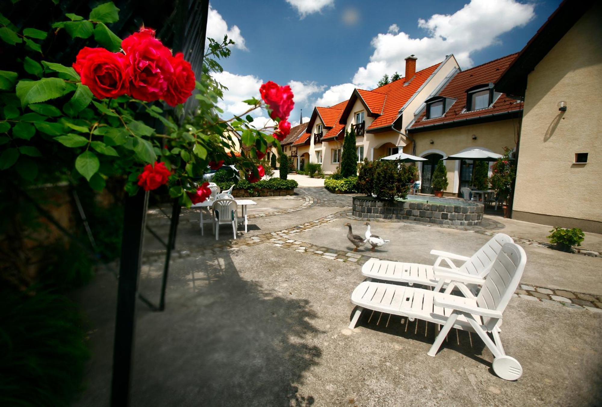 Hotel Keszi Panzio Budakeszi Esterno foto